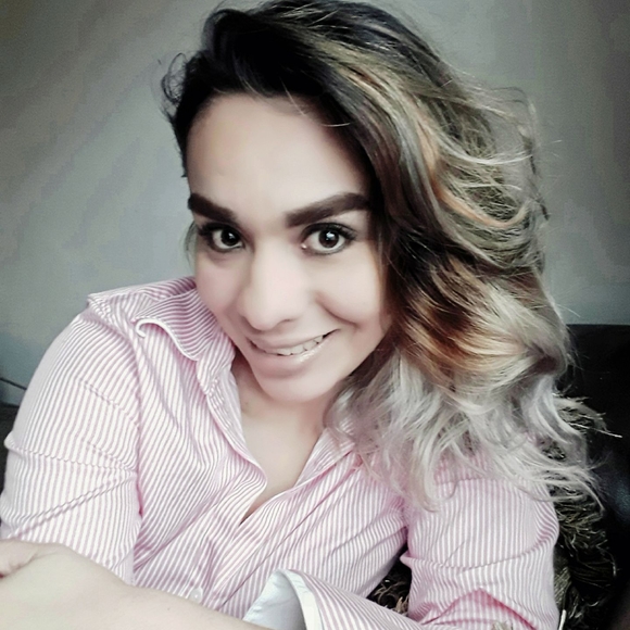 Meet your Posher, Jessica - Picture 1 of 1